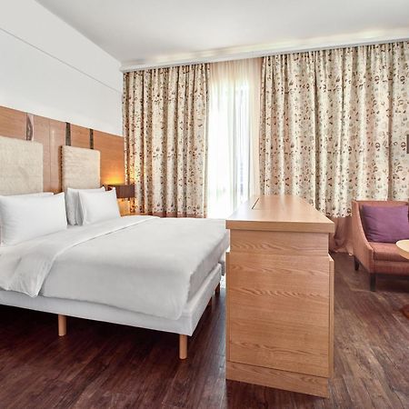 Radisson Blu Resort Bukovel Esterno foto A room at the hotel