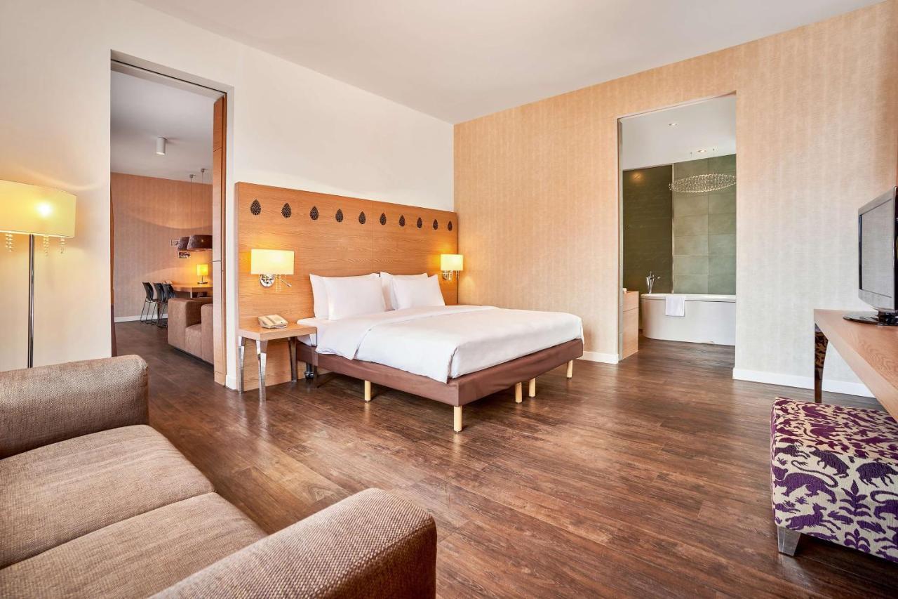 Radisson Blu Resort Bukovel Esterno foto Suite