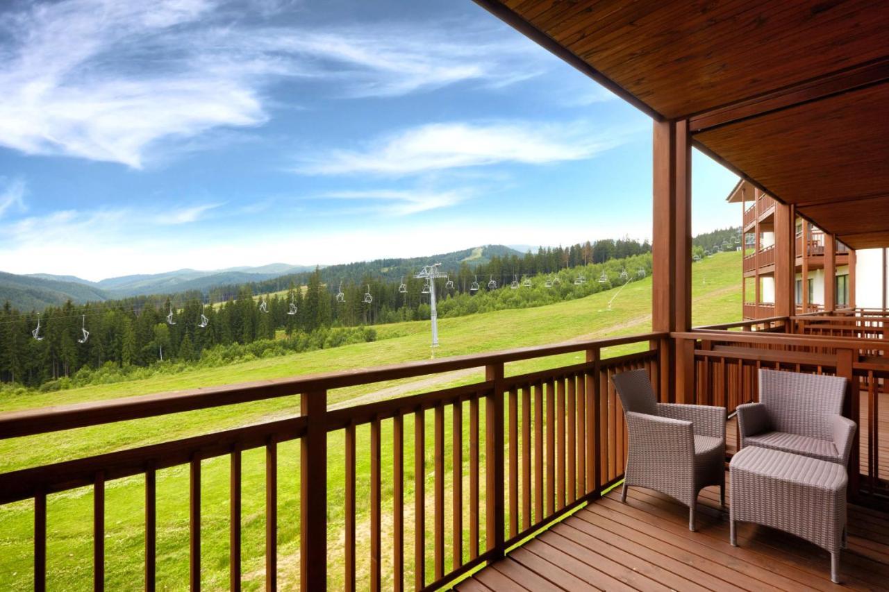 Radisson Blu Resort Bukovel Esterno foto View from the balcony of a hotel in the resort