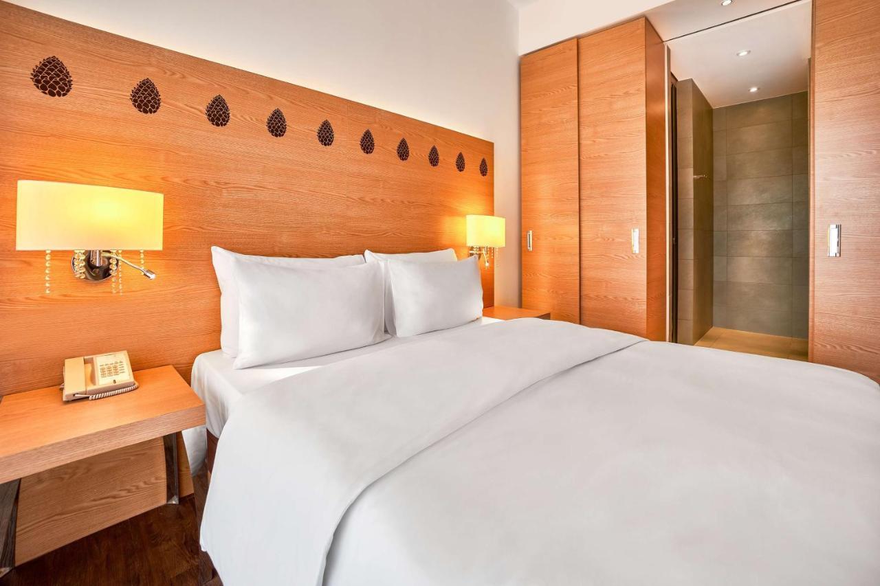 Radisson Blu Resort Bukovel Esterno foto A room at the hotel