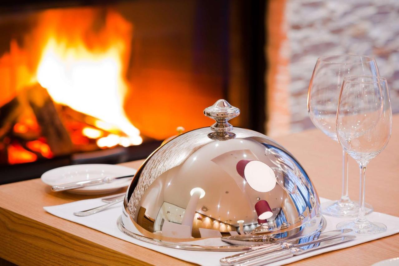 Radisson Blu Resort Bukovel Esterno foto A domed cloche