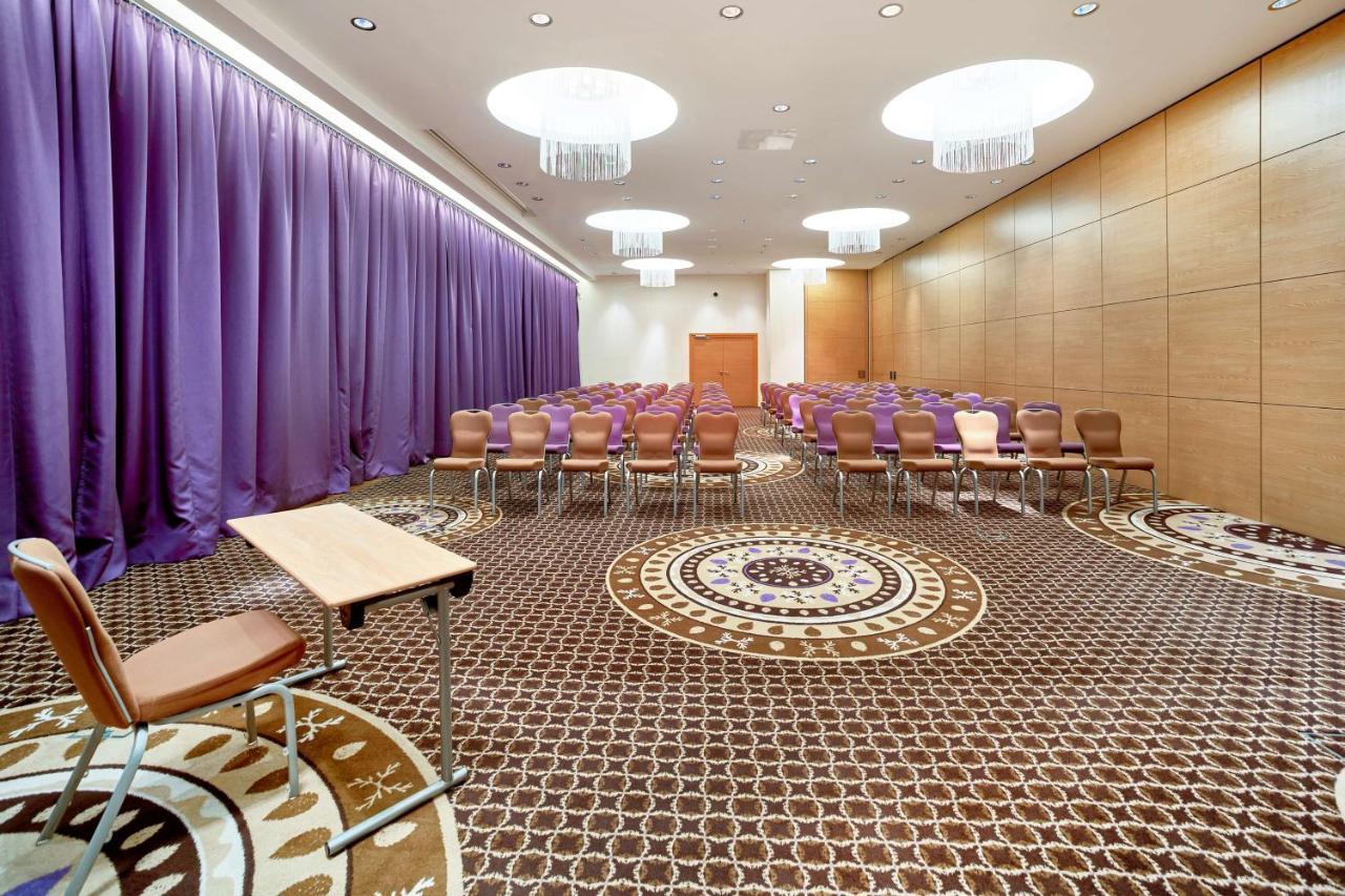 Radisson Blu Resort Bukovel Esterno foto Meeting room