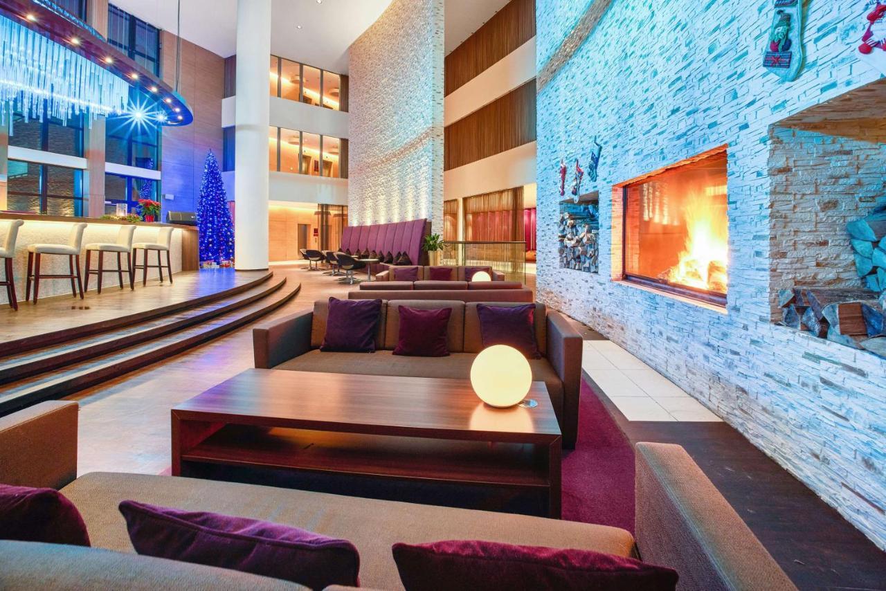 Radisson Blu Resort Bukovel Esterno foto The lobby of the hotel