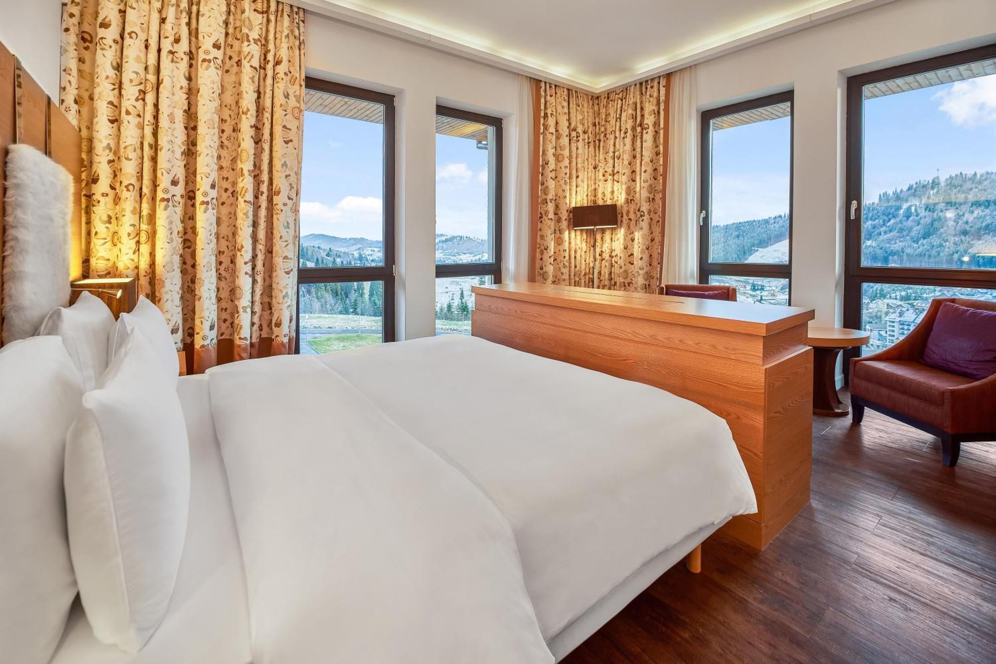 Radisson Blu Resort Bukovel Esterno foto Deluxe room