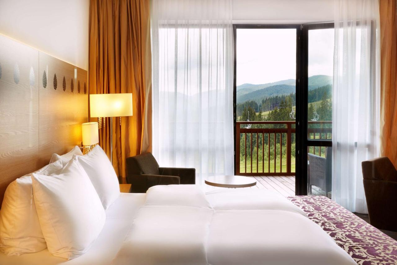 Radisson Blu Resort Bukovel Esterno foto Deluxe room
